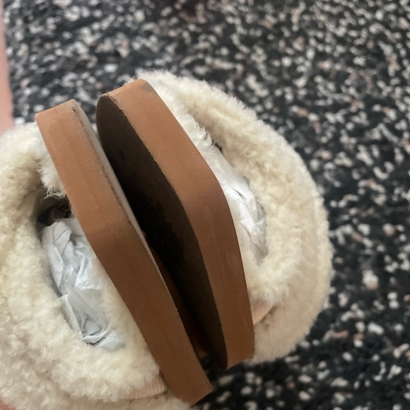 Chloe Woody Shearling -Trim Flat Sandals - Picture 7 of 9